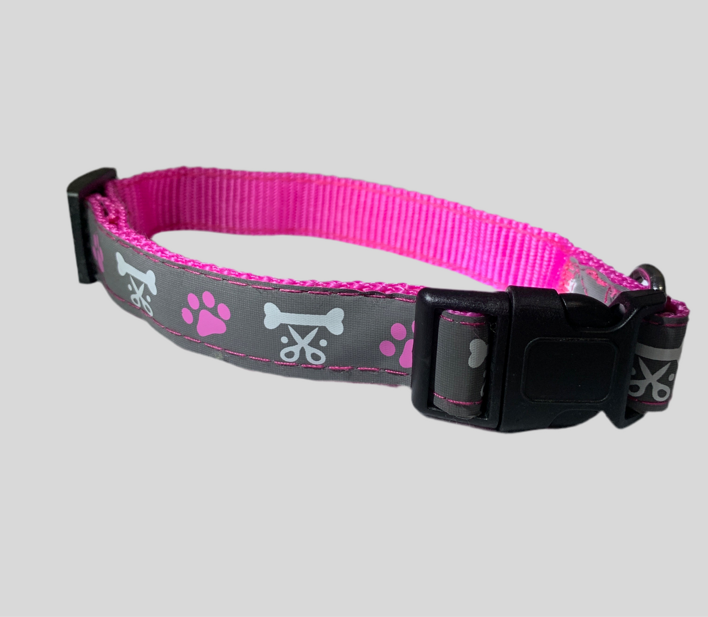 Collar con huellitas